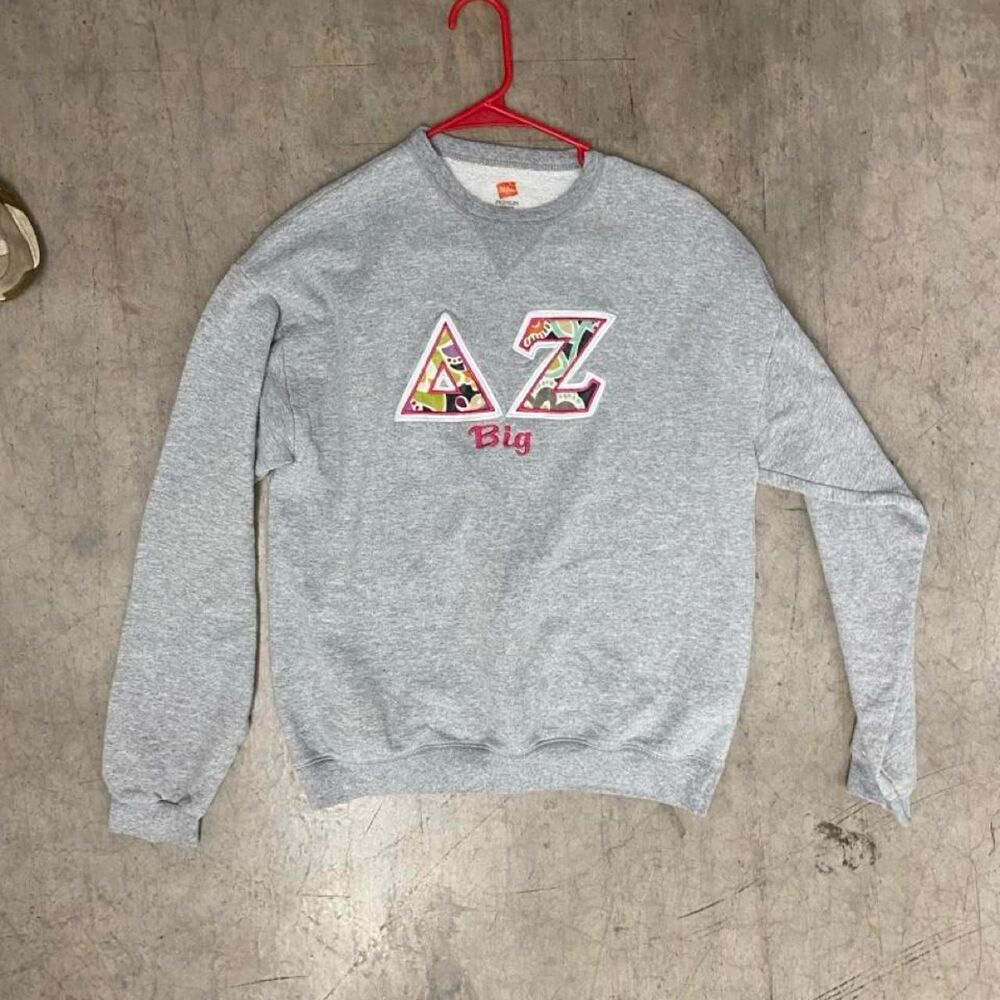 Delta Zeta Women's Grey Sweatshirt- Medium